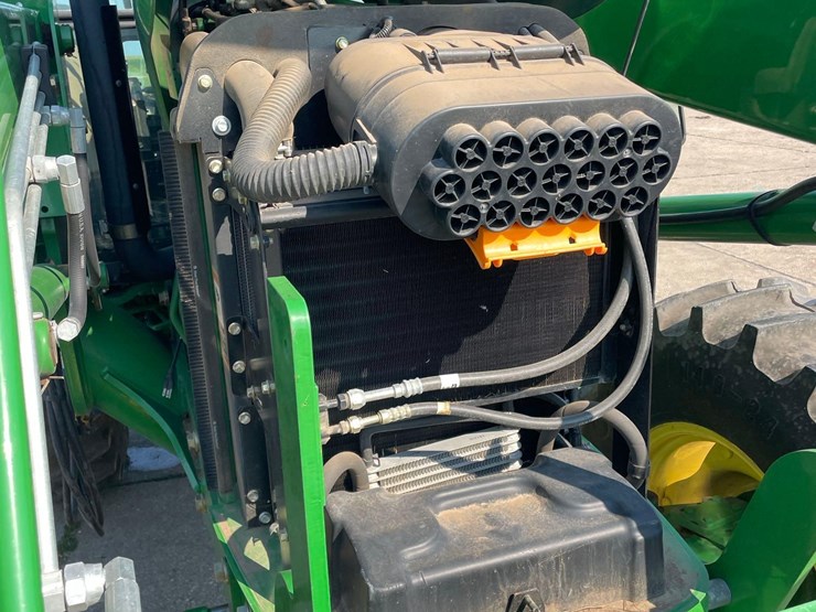 2015-john-deere-6115d-image-53