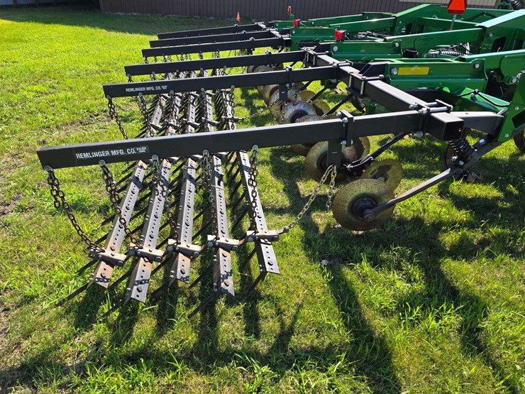 2016-john-deere-18-image-53