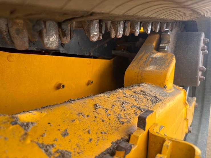 2015-jcb-320t-eco-image-11
