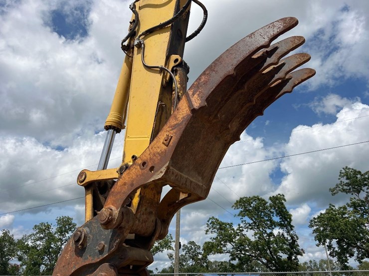 2013-komatsu-pc490-lc-10-image-11