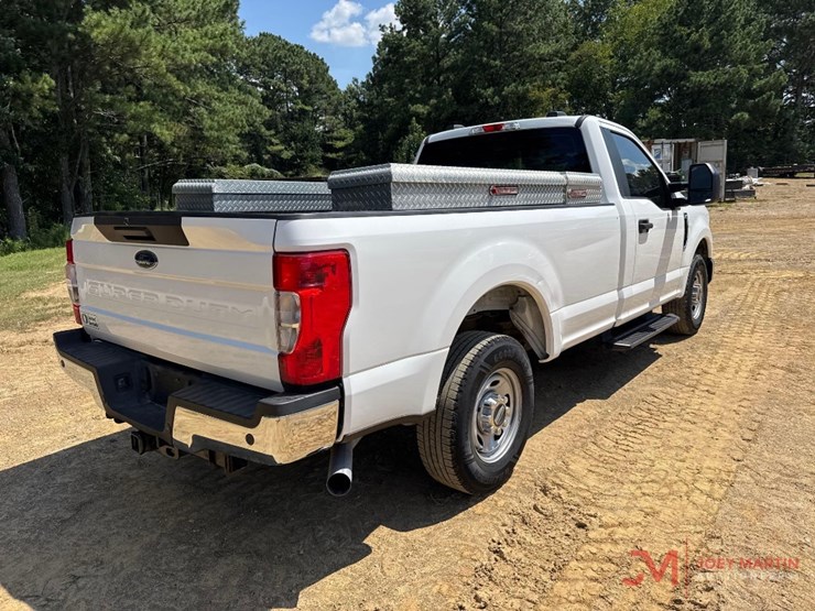 2021-ford-f250-xl-image-3