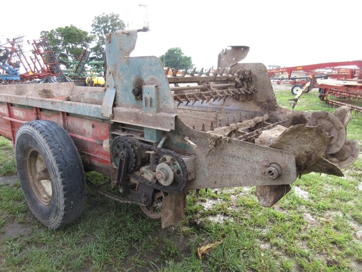 new-idea-manure-spreader-image-5