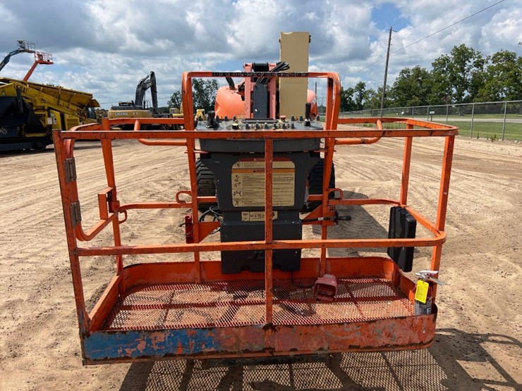 2008-jlg-450aj-image-3