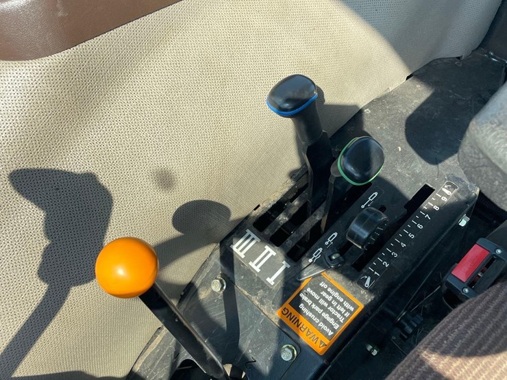 2015-john-deere-6115d-image-40