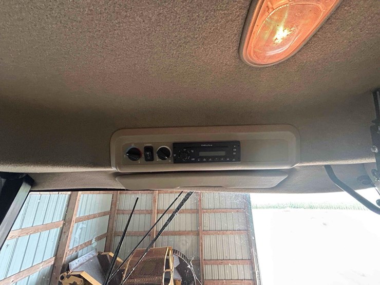 2011-john-deere-9770-sts-image-33