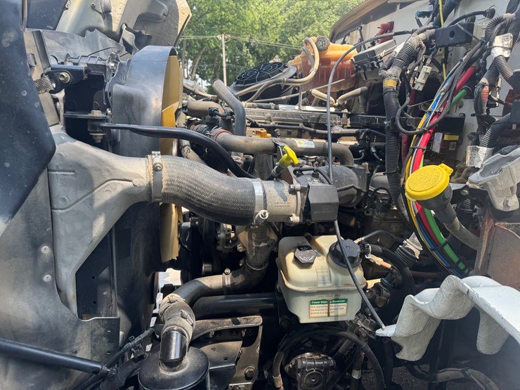 2018-western-star-4700sb-image-9