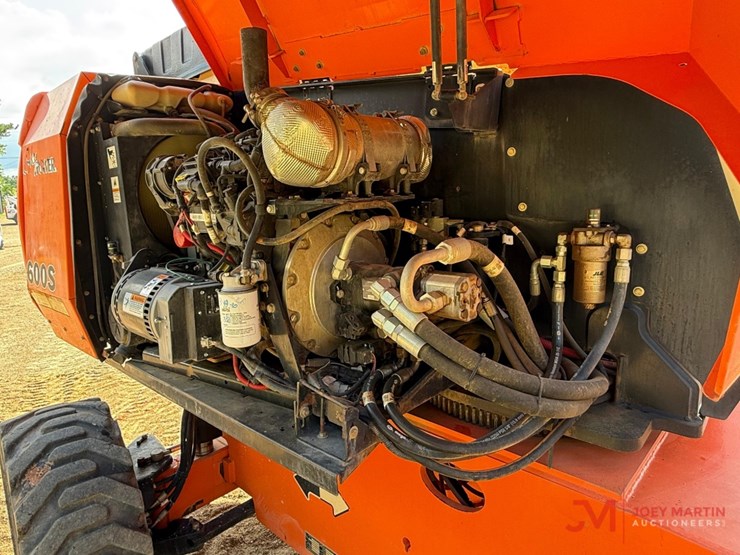 2015-jlg-600s-image-10
