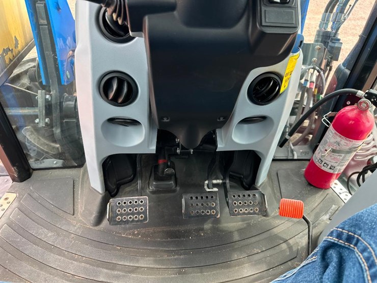 2017-new-holland-t5.110-image-51