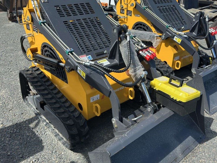 landhero-ldh-t-460-mini-skid-steer-loader-image-2