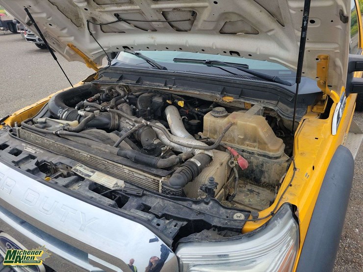 2011-ford-f550-xlt-image-16