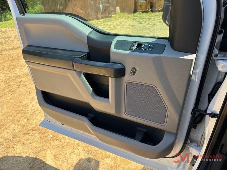 2021-ford-f250-xl-image-32