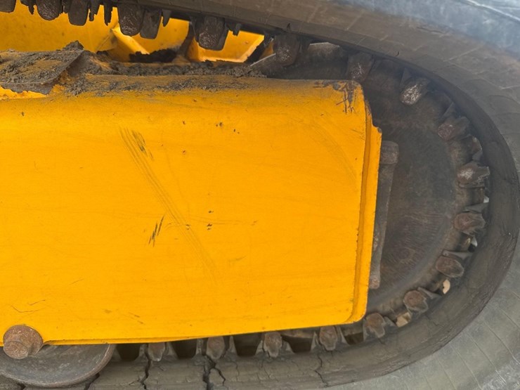 2015-jcb-320t-eco-image-16
