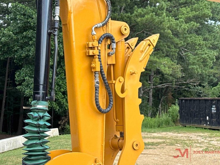2021-caterpillar-305.5-image-7