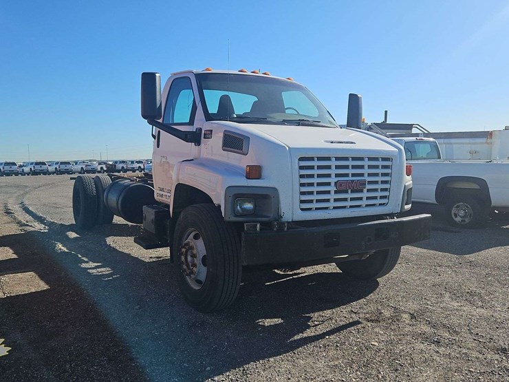 2003-gmc-topkick-c8500-image-2