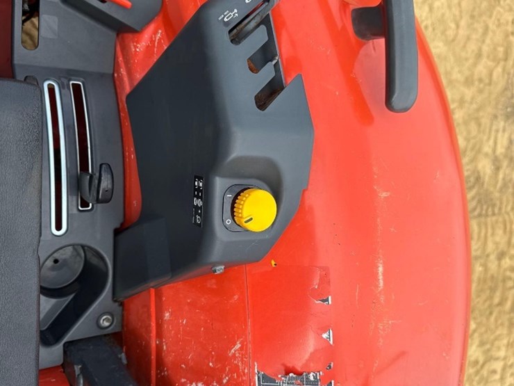 kubota-m7060d-image-17