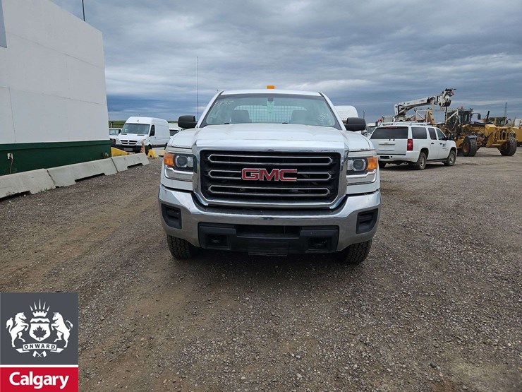 2015-gmc-sierra-2500hd-image-14