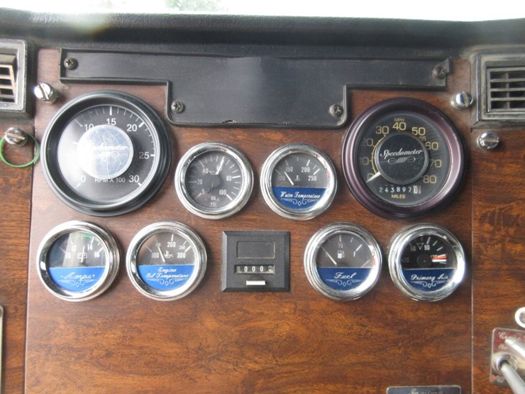 1994-peterbilt-379-image-20