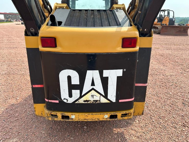caterpillar-252b-image-21