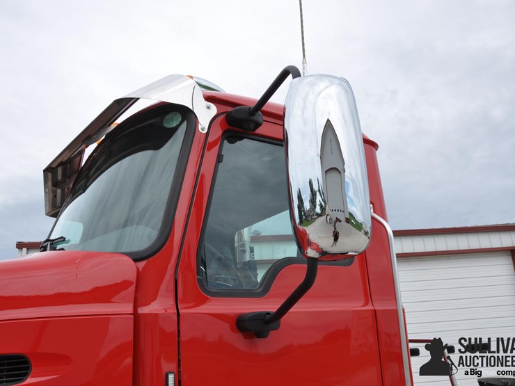 2016-mack-pinnacle-cxu613-t/a-day-cab-truck-tractor-image-13