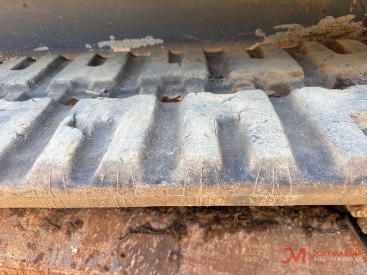 2017-takeuchi-tl12r2-image-10