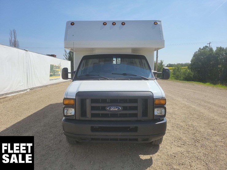 2011-ford-e450-image-3