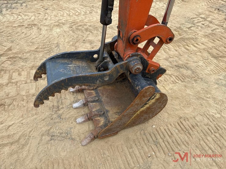 hitachi-zaxis-35u-mini-excavator-image-7