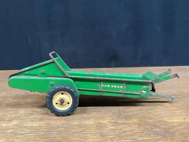 john-deere-16-image-12
