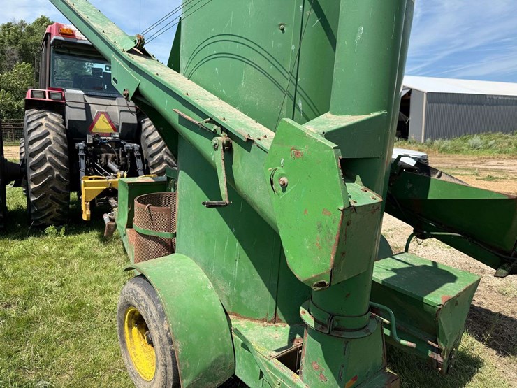 john-deere-700-image-11
