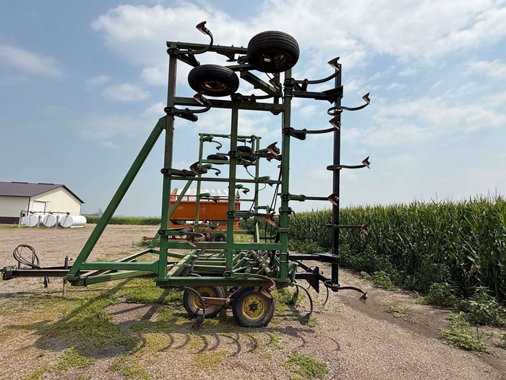 john-deere-1610-image-17