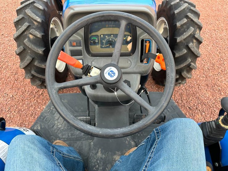 2005-new-holland-tn75a-image-40
