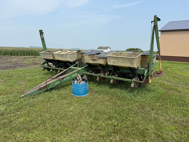 john-deere-7000-image-1