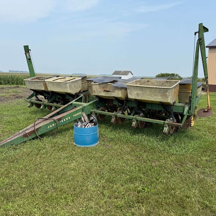 JOHN DEERE 7000