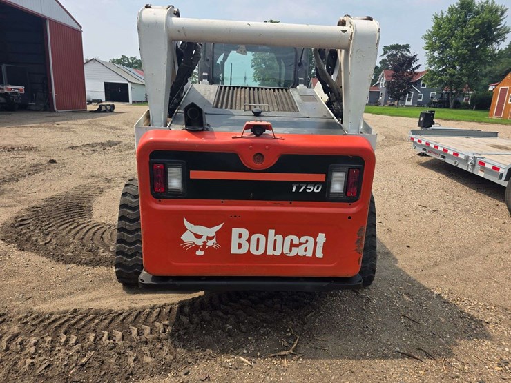 2013-bobcat-t750-image-9
