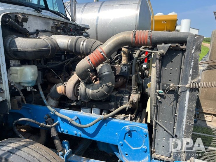 1993-peterbilt-377-image-71