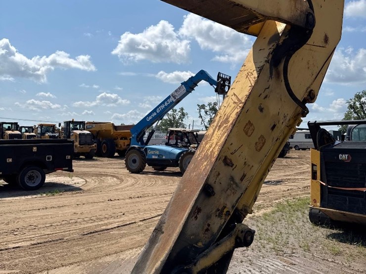 2005-komatsu-pc400-lc-7l-image-27