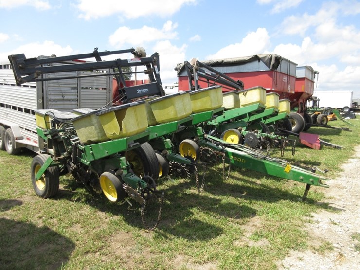 john-deere-7000-image-1