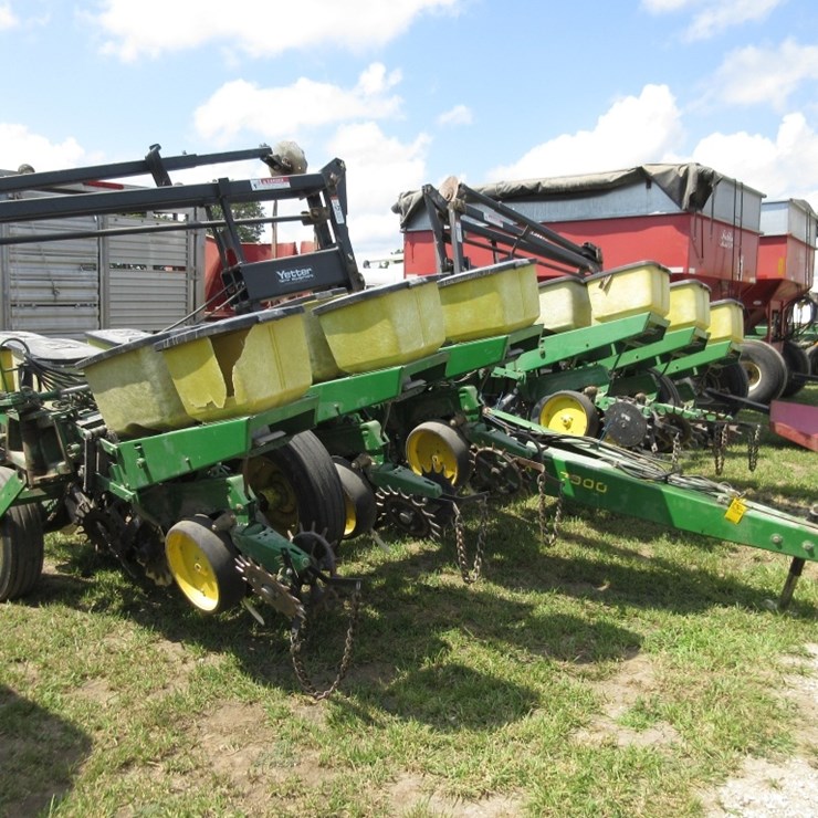 JOHN DEERE 7000