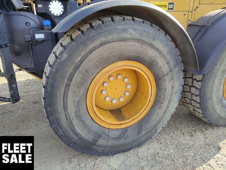 2020-caterpillar-14-image-36