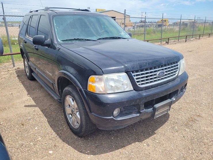 2005-ford-explorer-limited-image-2