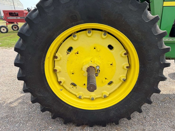 1977-john-deere-4230-image-30