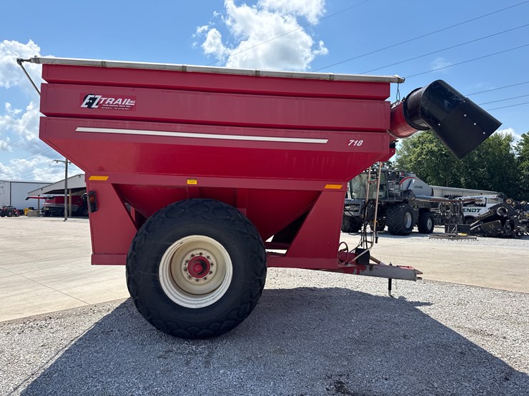 #1083-•-ez-trail-718-grain-cart-(experimental)-image-6