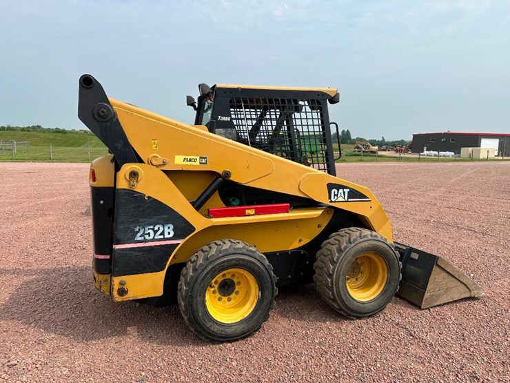 caterpillar-252b-image-4