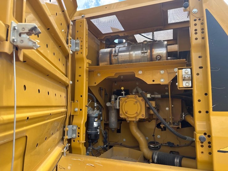 2018-caterpillar-320gc-image-18