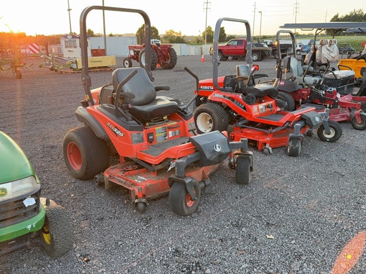 kubota-zd326-image-3