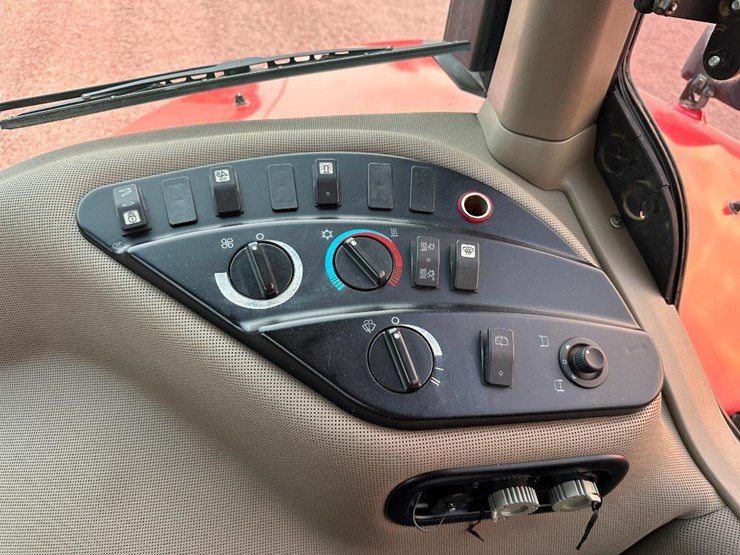 2012-case-ih-magnum-260-image-68
