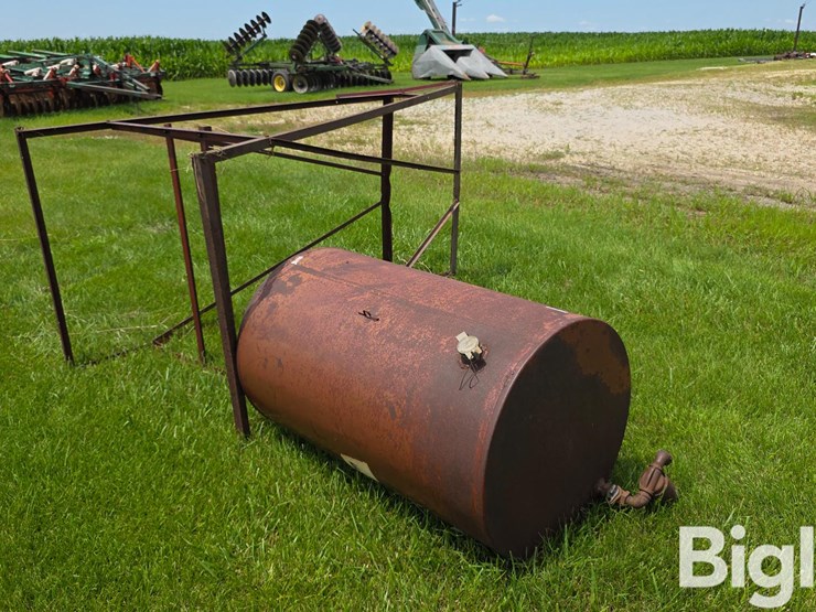 300-gallon-fuel-tank-&-stand-image-3