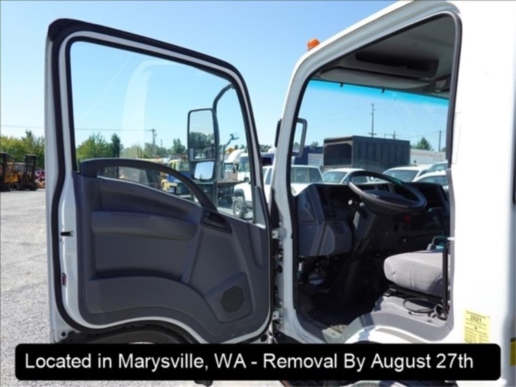 2020-isuzu-npr-hd-image-9