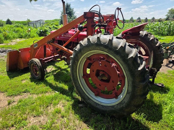 farmall-h-with-dual-loader,-wide-front,-6.00-16-fronts,-13.6-38-rears,-540-pto-with-loader-pump,-whe-image-12