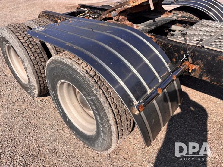 2000-kenworth-t800-image-42