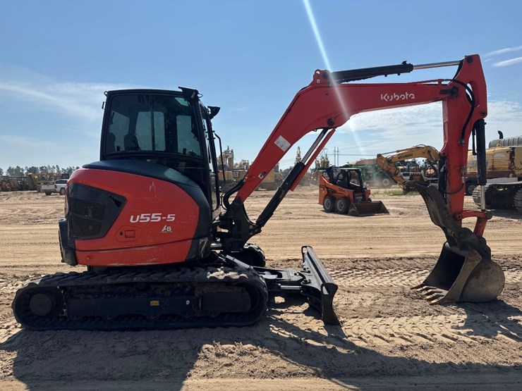 kubota-u55-5-image-5